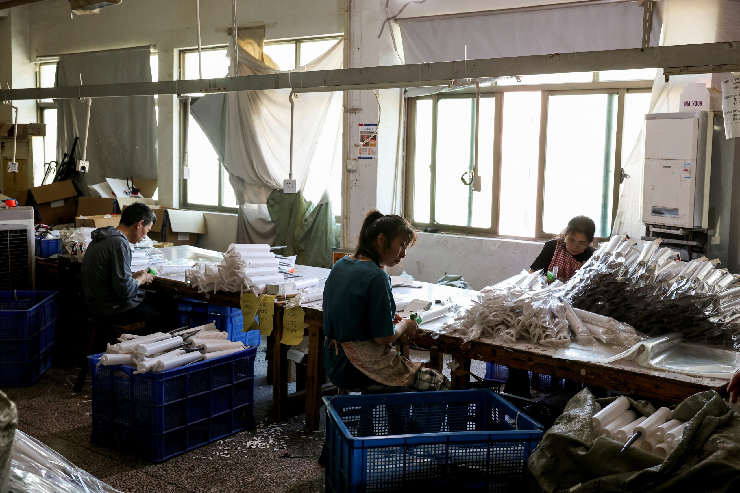 Tariff Truce Sparks Hope in China’s Factories, But Uncertainty Keeps Business Cautious